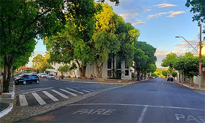 Prefeitura (vista da Goitacazes)